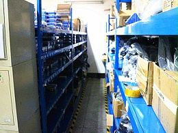 鸿怡公司IC烧录座仓库一角