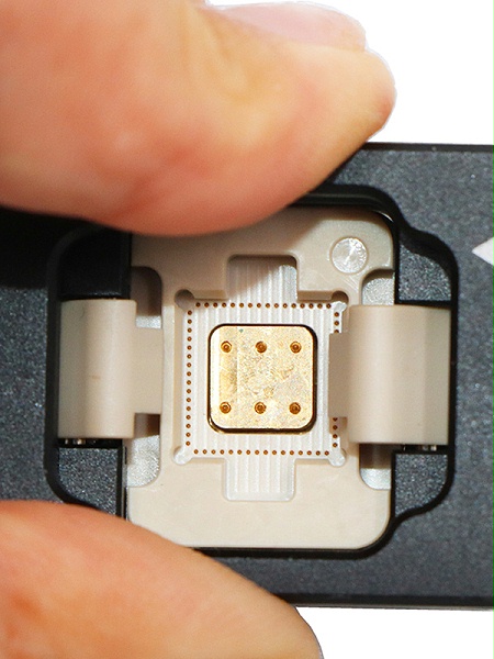 QFN64pin-0.5mm-9X9mm合金下压式芯片测试座