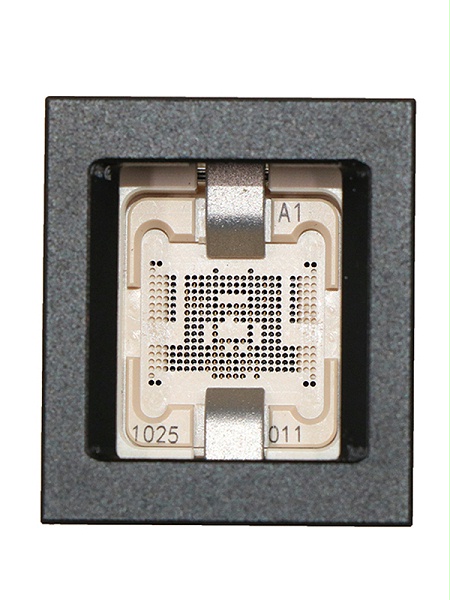 EMMC56pin-0.5mm-11.5×13mm合金下压式双面弹存储芯片测试座